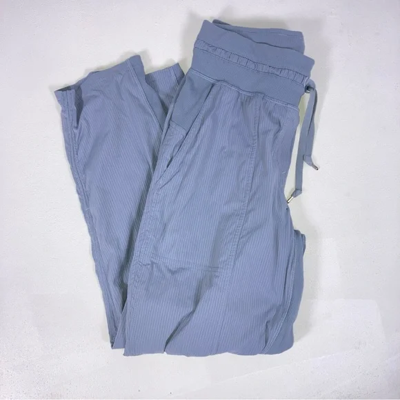 Lululemon Dance Studio Mid-Rise Full Length Jogger Light Blue Women's Size 4 Gym - Picture 3 of 16
